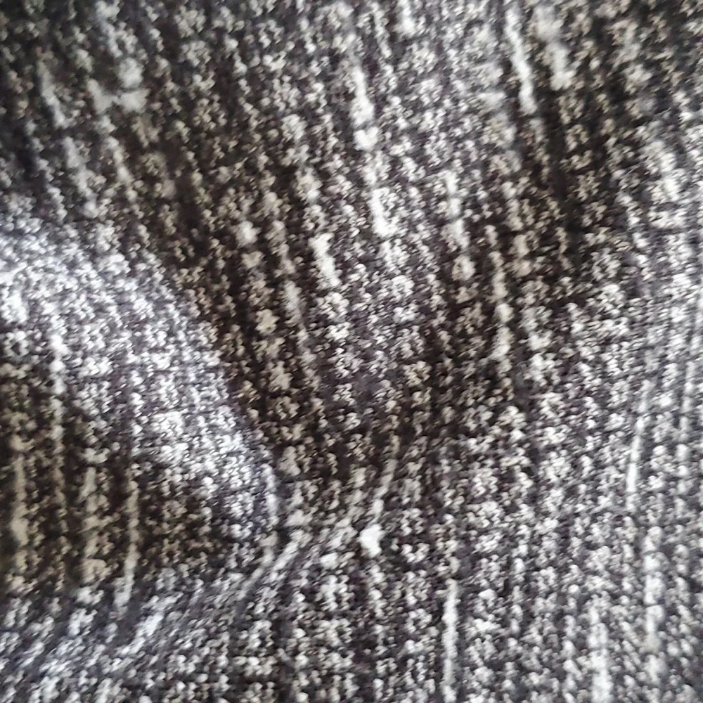 Lululemon Vinyasa Snap‎ Convertible Scarf in Black and White Stripe